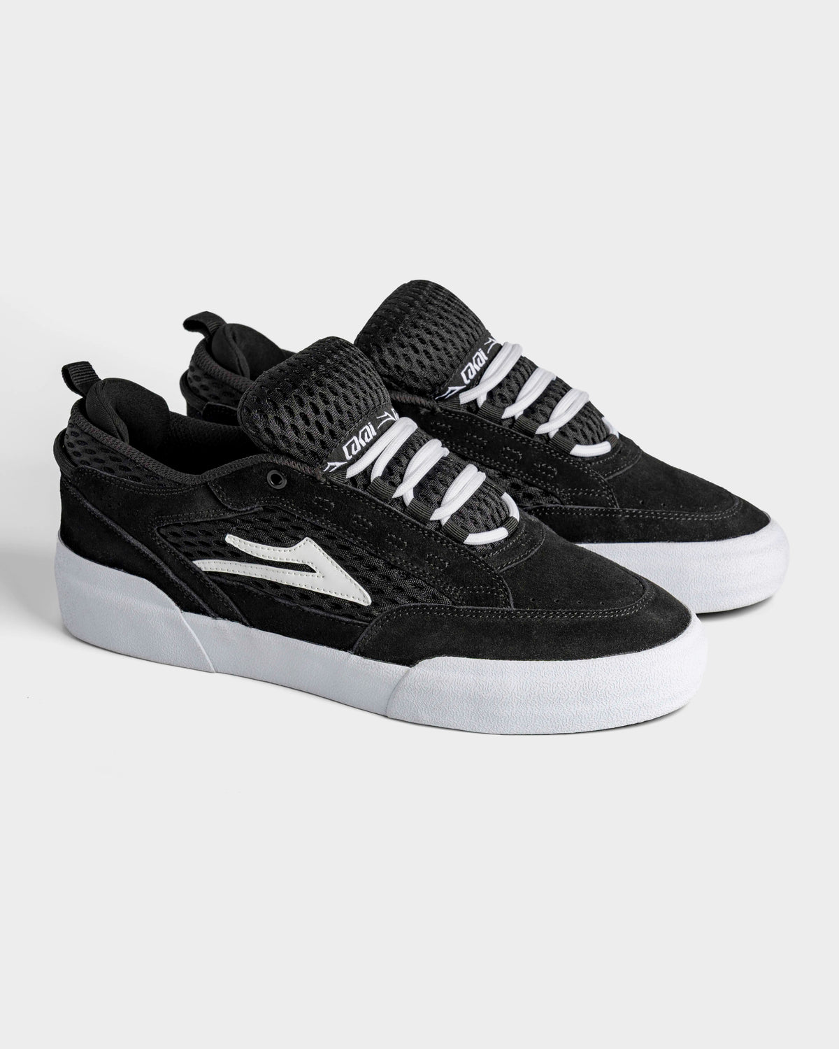 ARAN_BLACK_SUEDE_WHITE_PAIR_.jpg