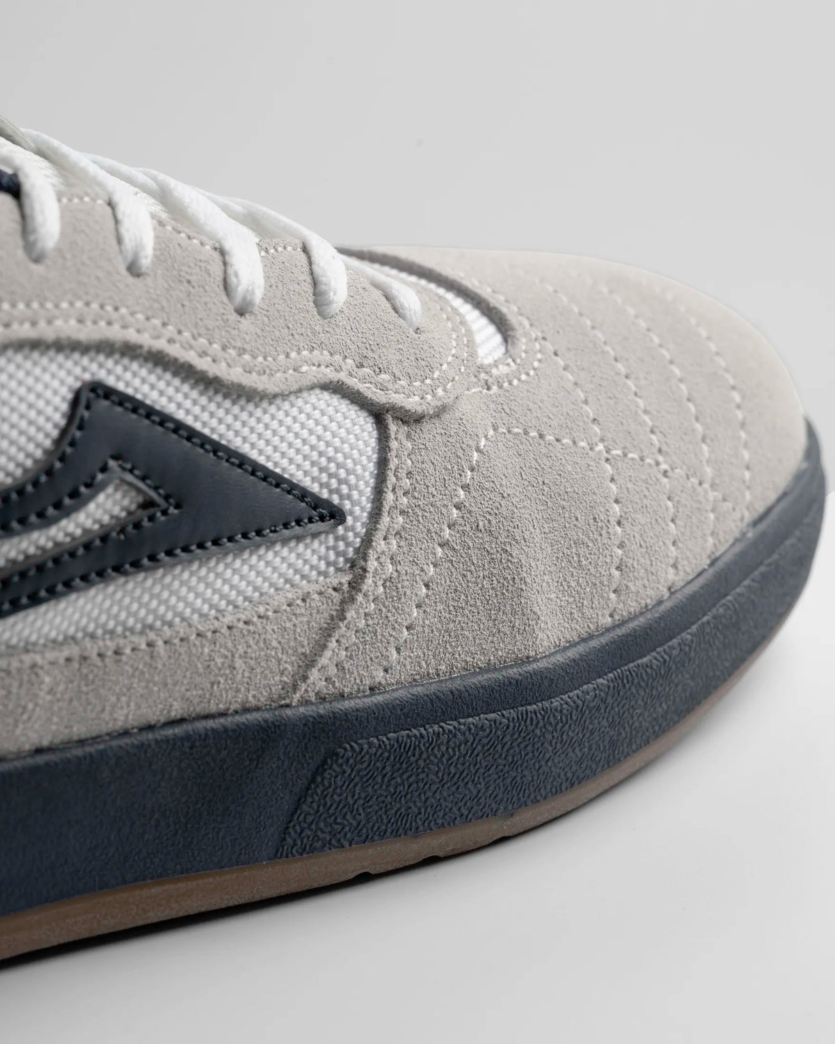 Lakai_Cambridge_XLK_Skate_Shoes_White_Navy_Gum_3.jpg