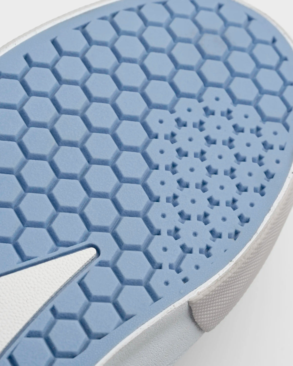 Manchester_Skate_Shoes_GLACIER_GREY_WHITE_CLOSE_2_.jpg